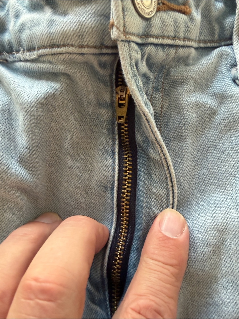 EUC Women's Lucky Brand Snap Leg Light Wash Denim Jeans Size 14/32 Unique (D2) - Picture 5 of 8
